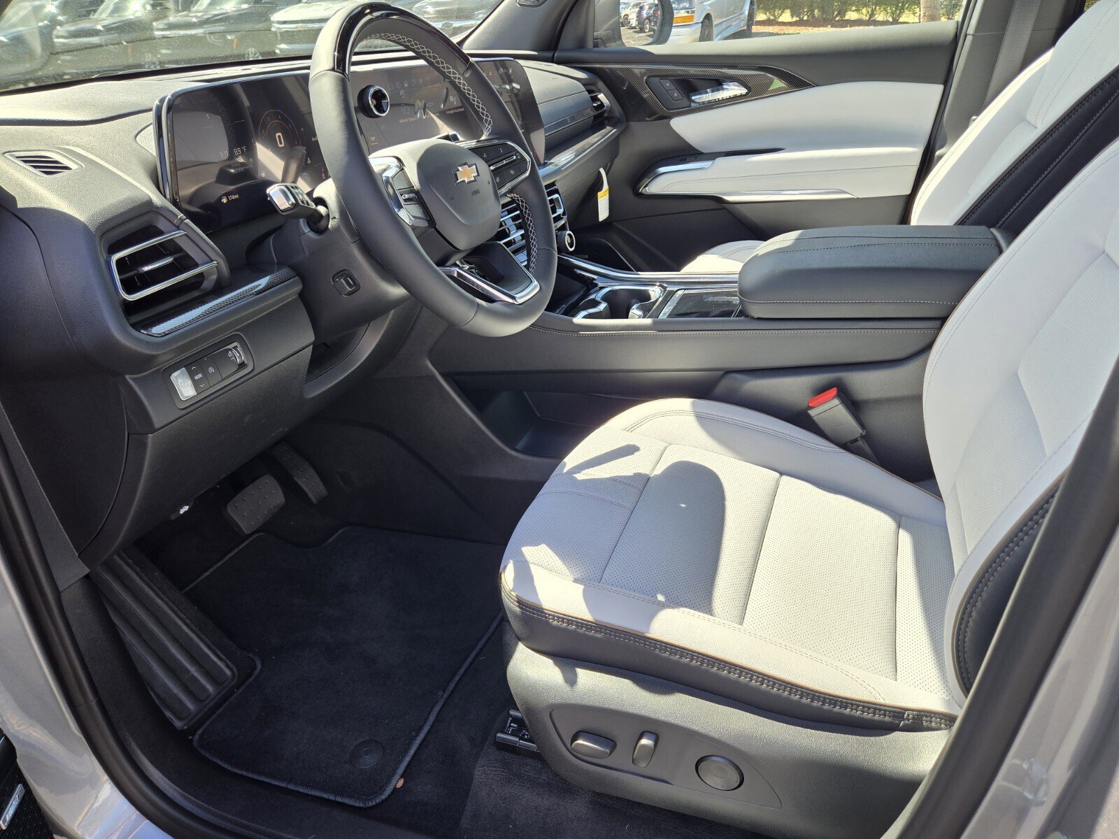 New 2026 Chevrolet Traverse High Country image 5