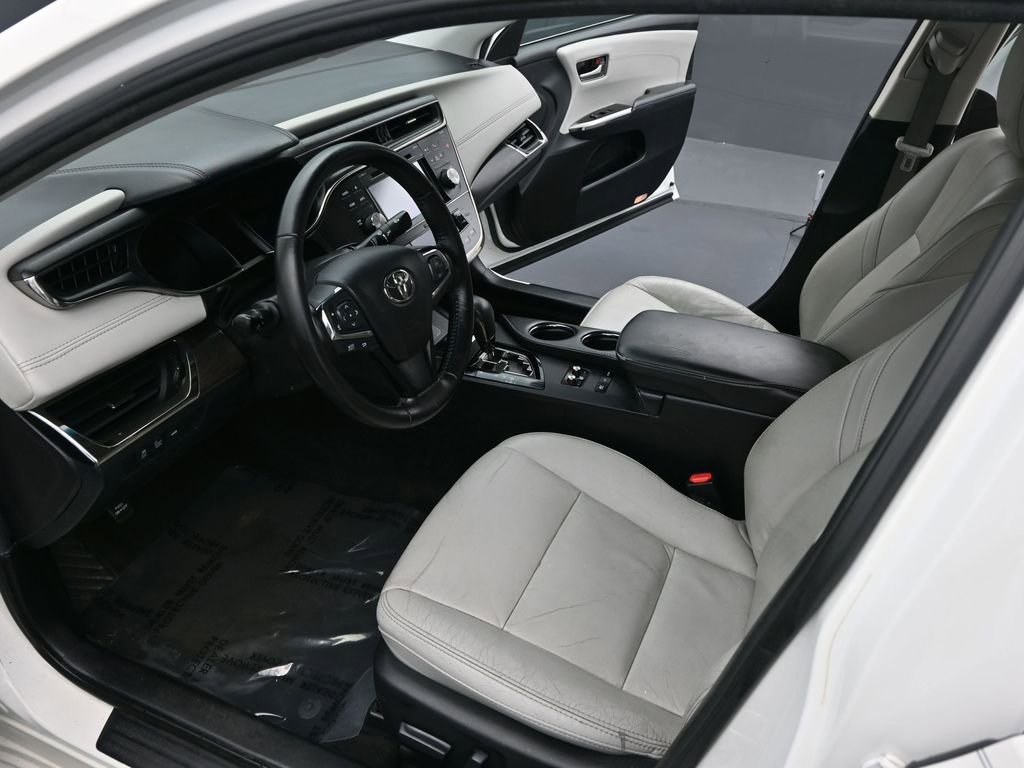 Used 2016 Toyota Avalon XLE Premium image 16