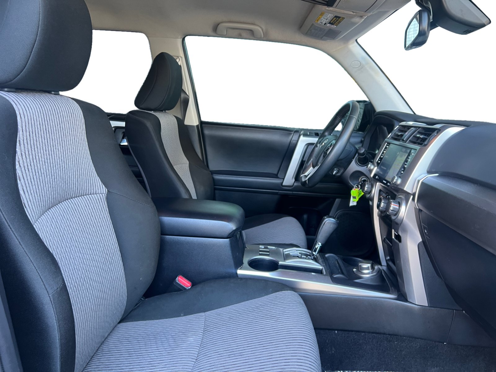 Used 2021 Toyota 4Runner SR5 AWD/4WD image 15