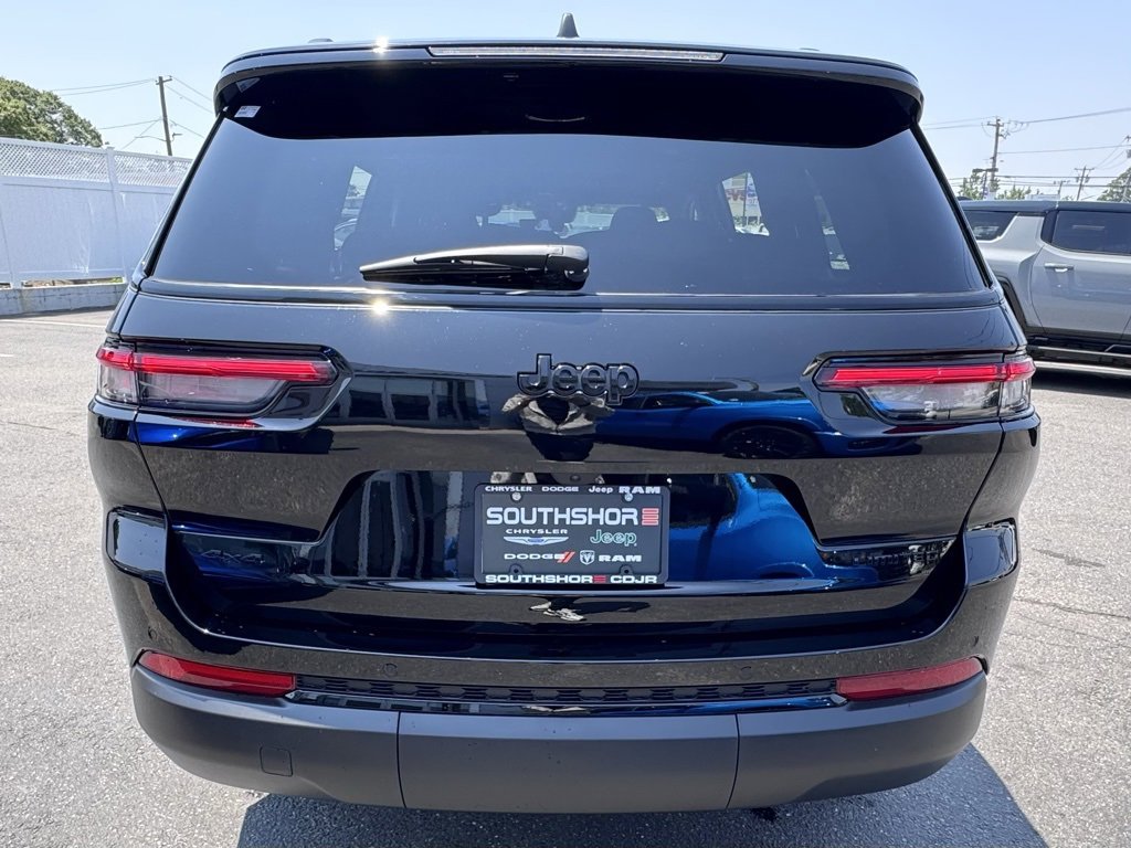 New 2025 Jeep Grand Cherokee L Limited w/ Black Appearance Package image 6