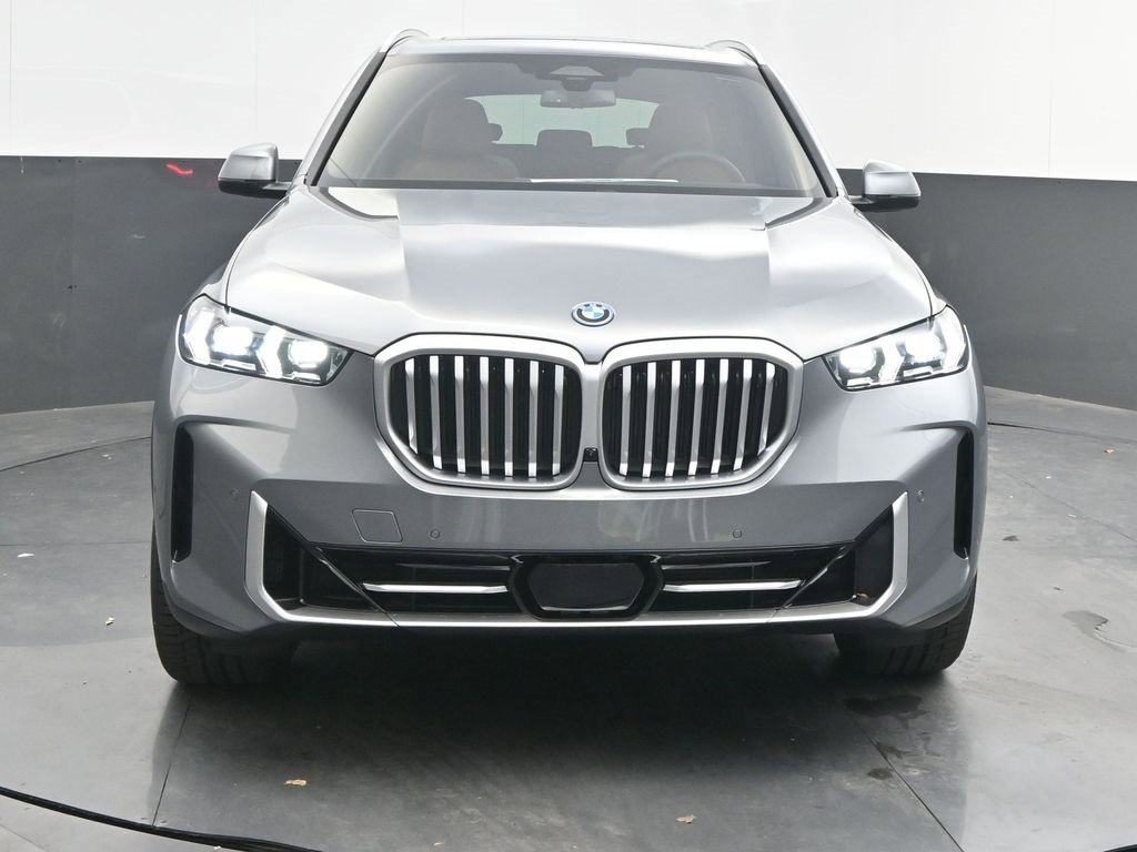 Used 2026 BMW X5 xDrive50e w/ Premium Package image 2