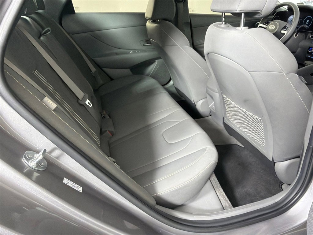Used 2024 Hyundai Elantra SEL w/ Convenience Package image 16