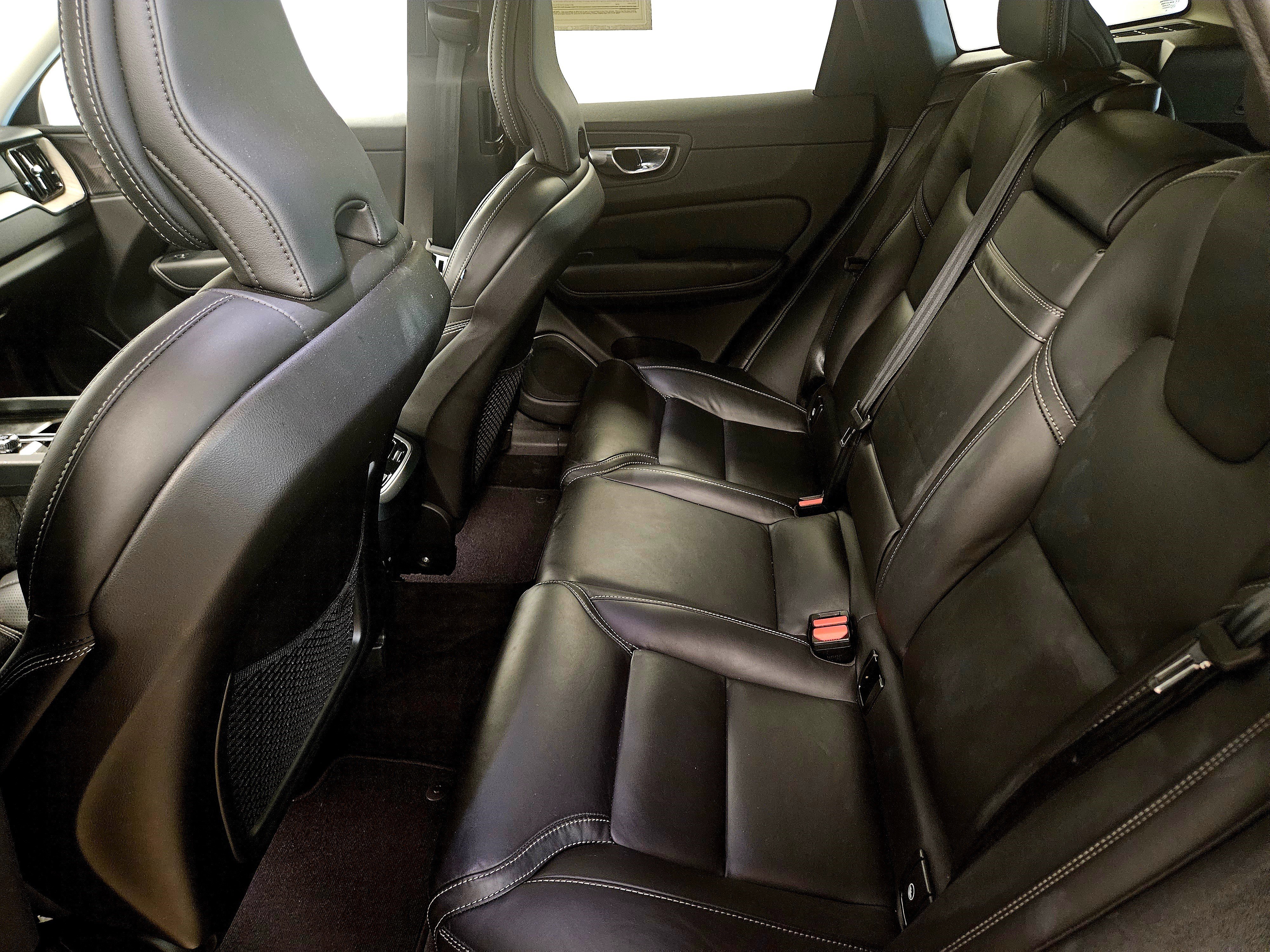 Used 2022 Volvo XC60 B5 Inscription w/ Protection Package Premier AWD/4WD image 10