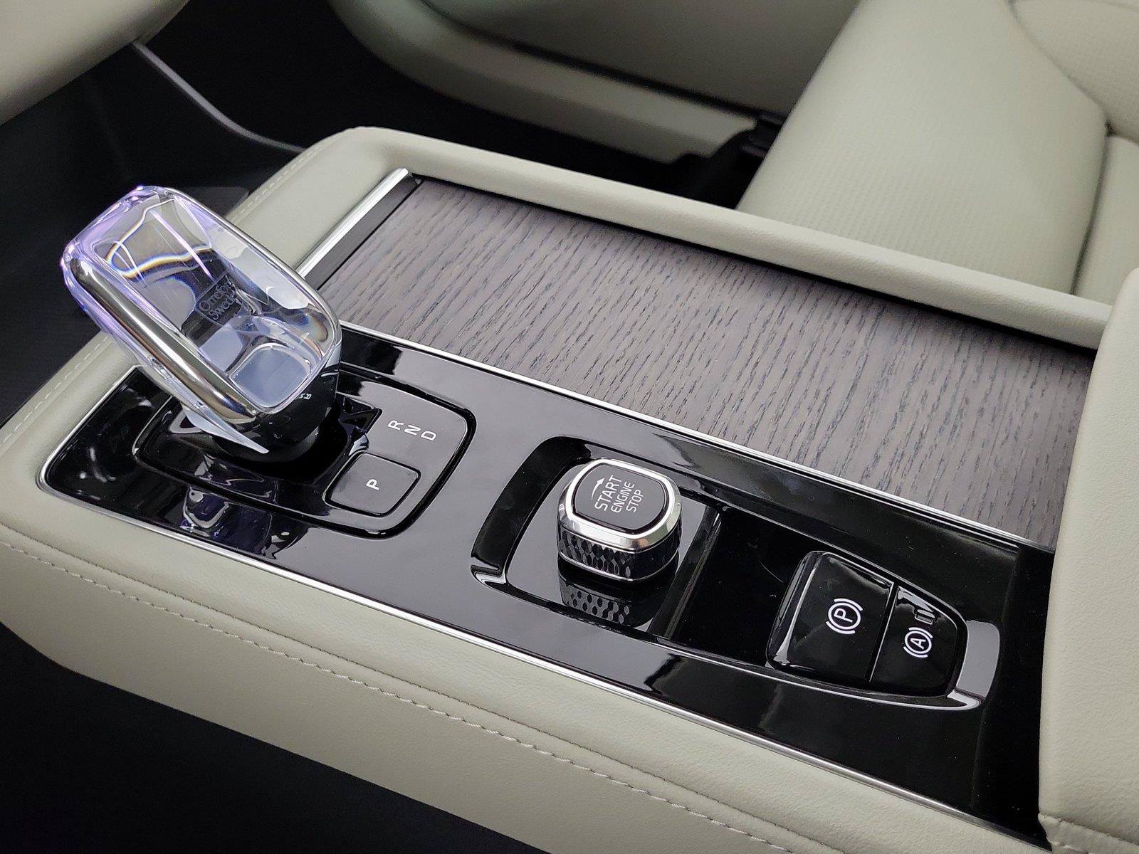 New 2027 Volvo XC90 B6 Ultra AWD/4WD image 32
