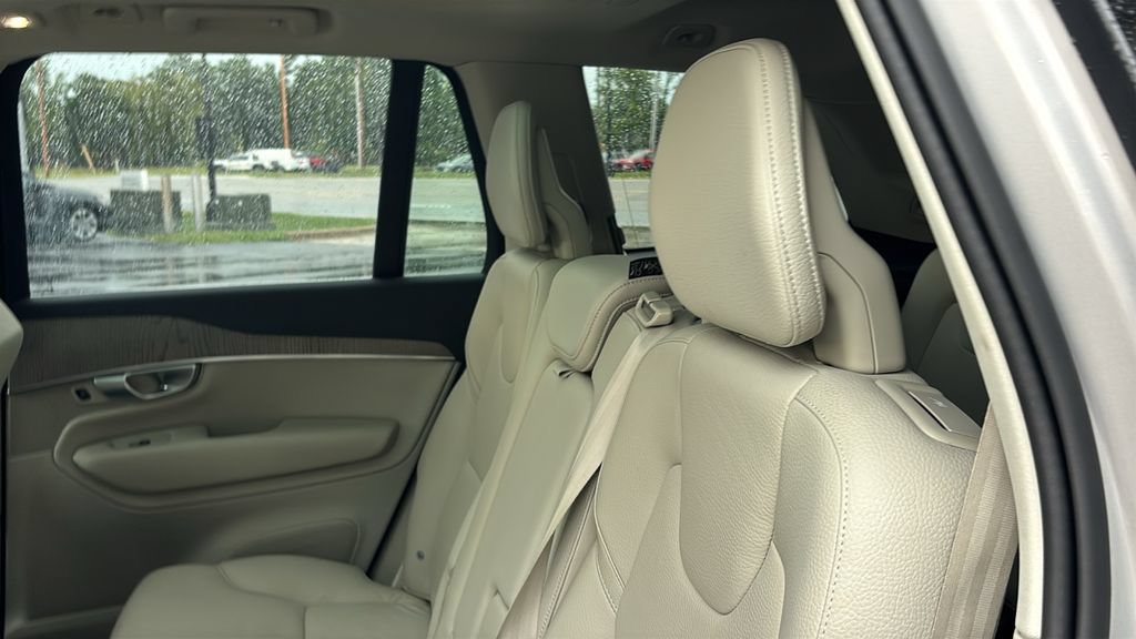 Certified 2024 Volvo XC90 B6 Plus AWD/4WD image 11