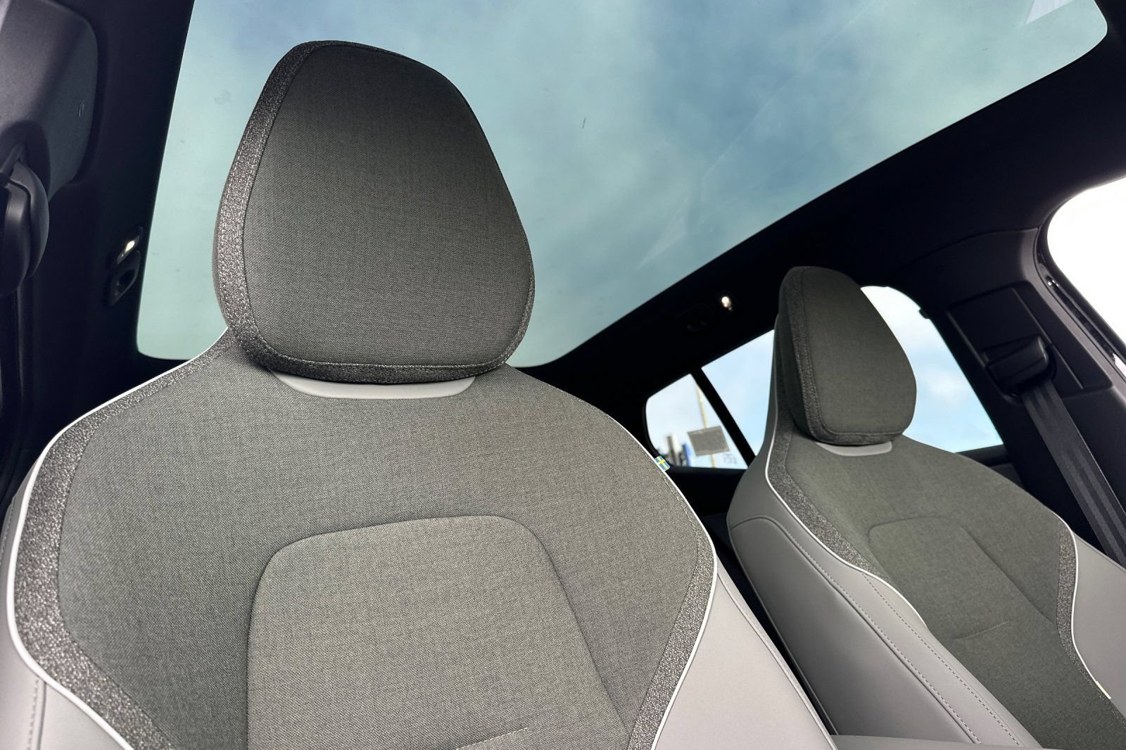 New 2025 Volvo EX30 Plus w/ Protection Package Premier AWD/4WD image 16
