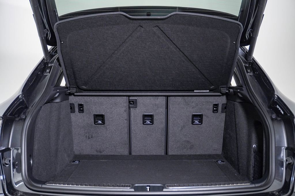 New 2026 Porsche Macan Turbo image 28