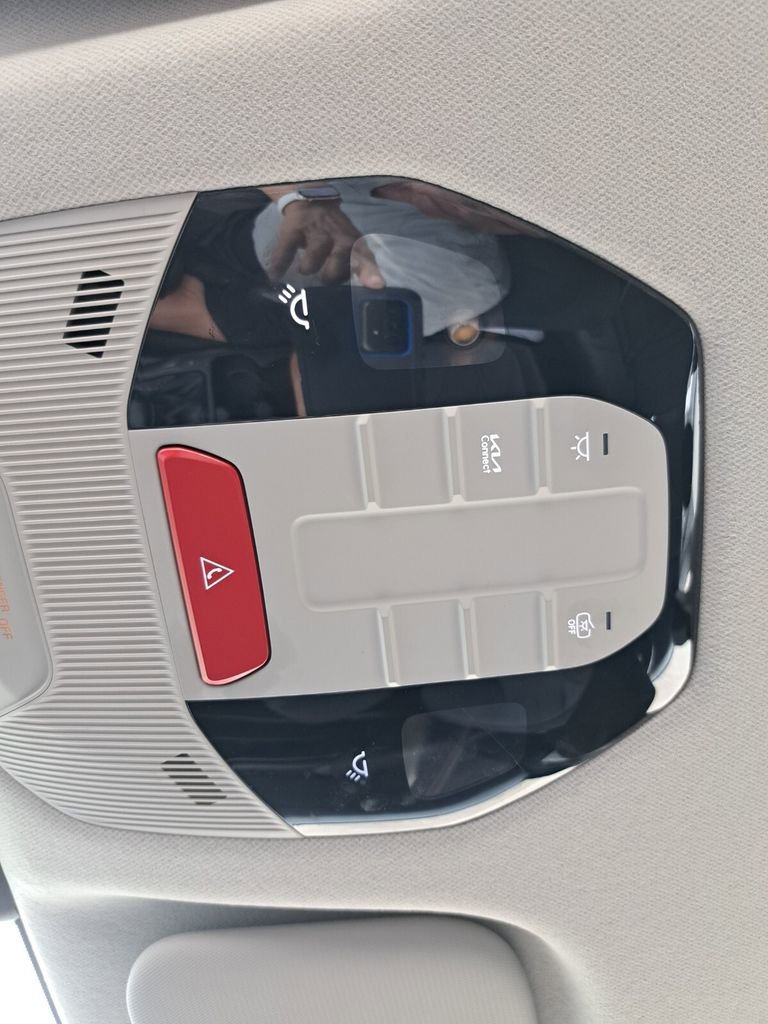 Used 2025 Kia K4 LXS image 17