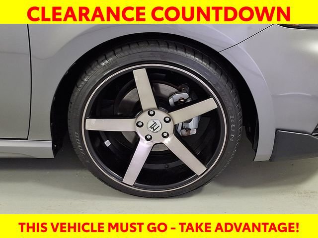 Used 2025 Toyota Camry SE w/ Multimedia Upgrade Package image 9