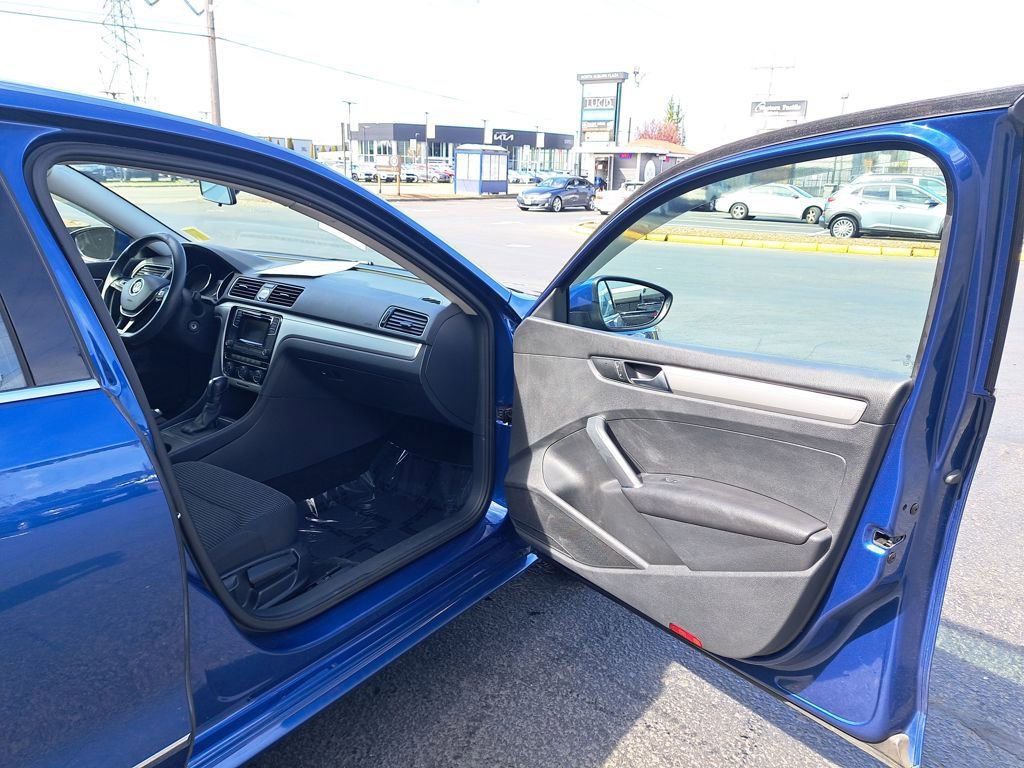 Used 2016 Volkswagen Passat 1.8T S image 16