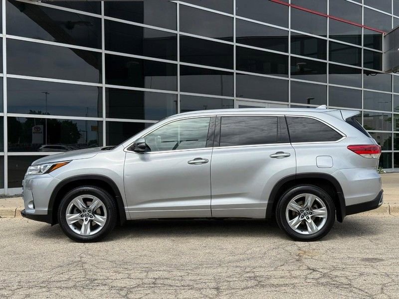 Used 2017 Toyota Highlander Limited w/ Carpet Mat Package AWD/4WD image 6