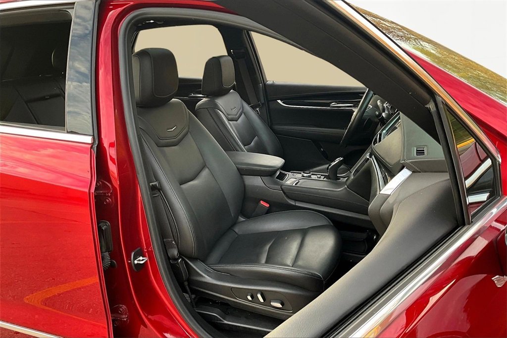 Used 2021 Cadillac XT5 Premium Luxury image 7