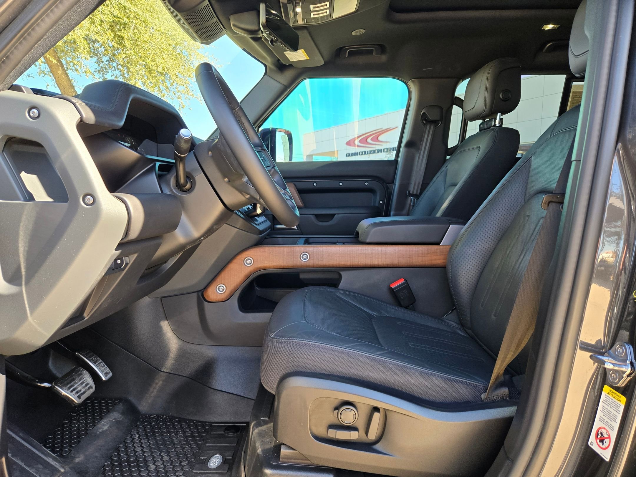 Used 2024 Land Rover Defender 110 X image 9