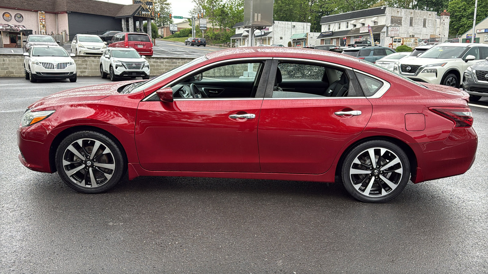 Used 2018 Nissan Altima 2.5 SR FWD image 4