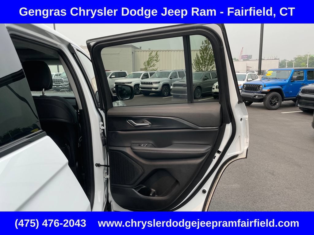Certified 2023 Jeep Grand Cherokee Laredo X AWD/4WD image 26