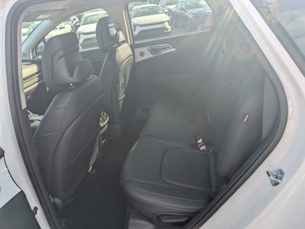 New 2026 Kia Sportage EX FWD image 9