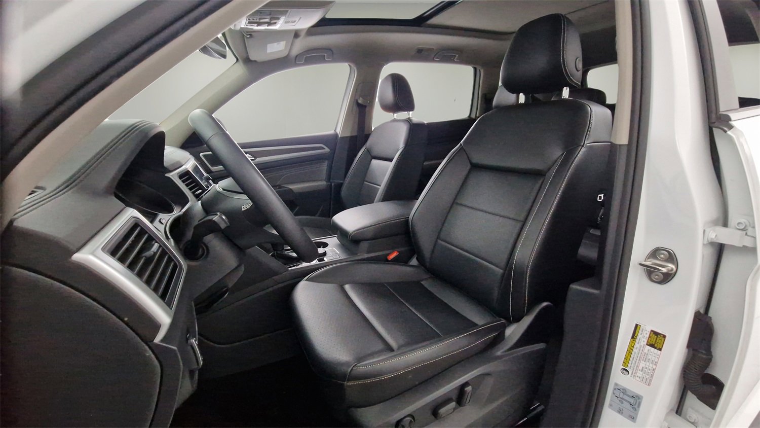 Used 2021 Volkswagen Atlas SE w/ Panoramic Sunroof Package image 11