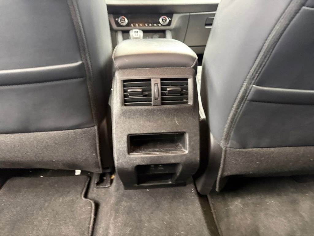 Used 2024 Mitsubishi Outlander SE image 29