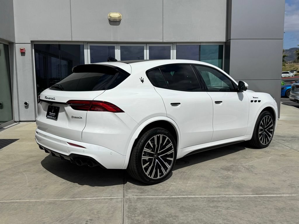 Used 2025 Maserati Grecale Modena AWD/4WD image 8