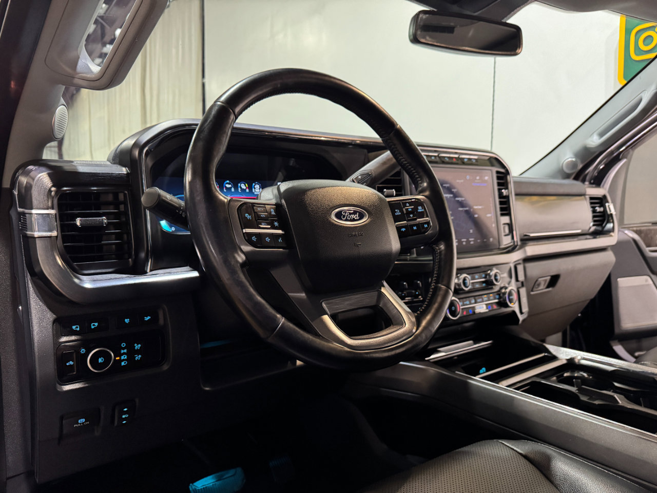 Used 2023 Ford F250 Lariat w/ Lariat Ultimate Package image 10