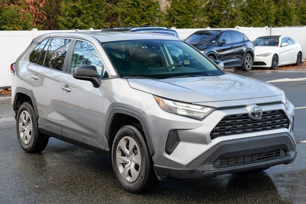 Used 2024 Toyota RAV4 LE AWD/4WD image 9
