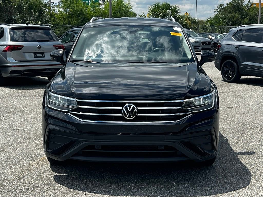 Used 2024 Volkswagen Tiguan SE image 4