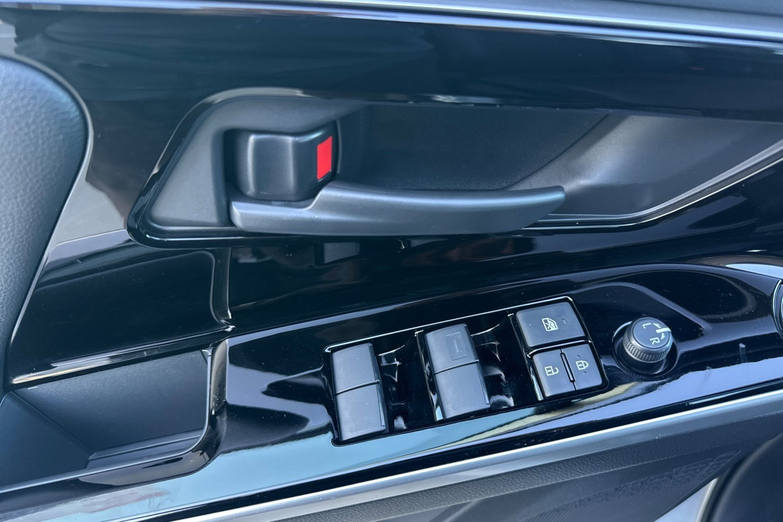 Certified 2025 Toyota bZ4X AWD image 10