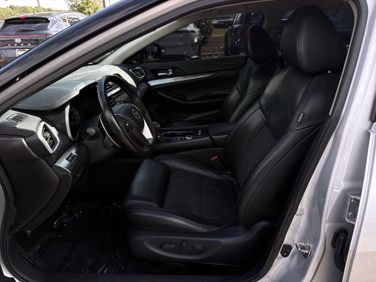 Used 2017 Nissan Maxima SR w/ Midnight Edition FWD image 14