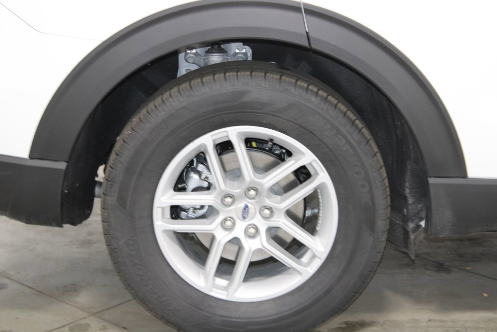 New 2026 Ford Explorer Active RWD image 13