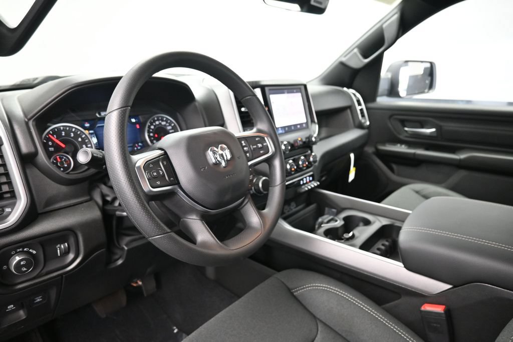 New 2026 RAM 1500 Express AWD/4WD image 17