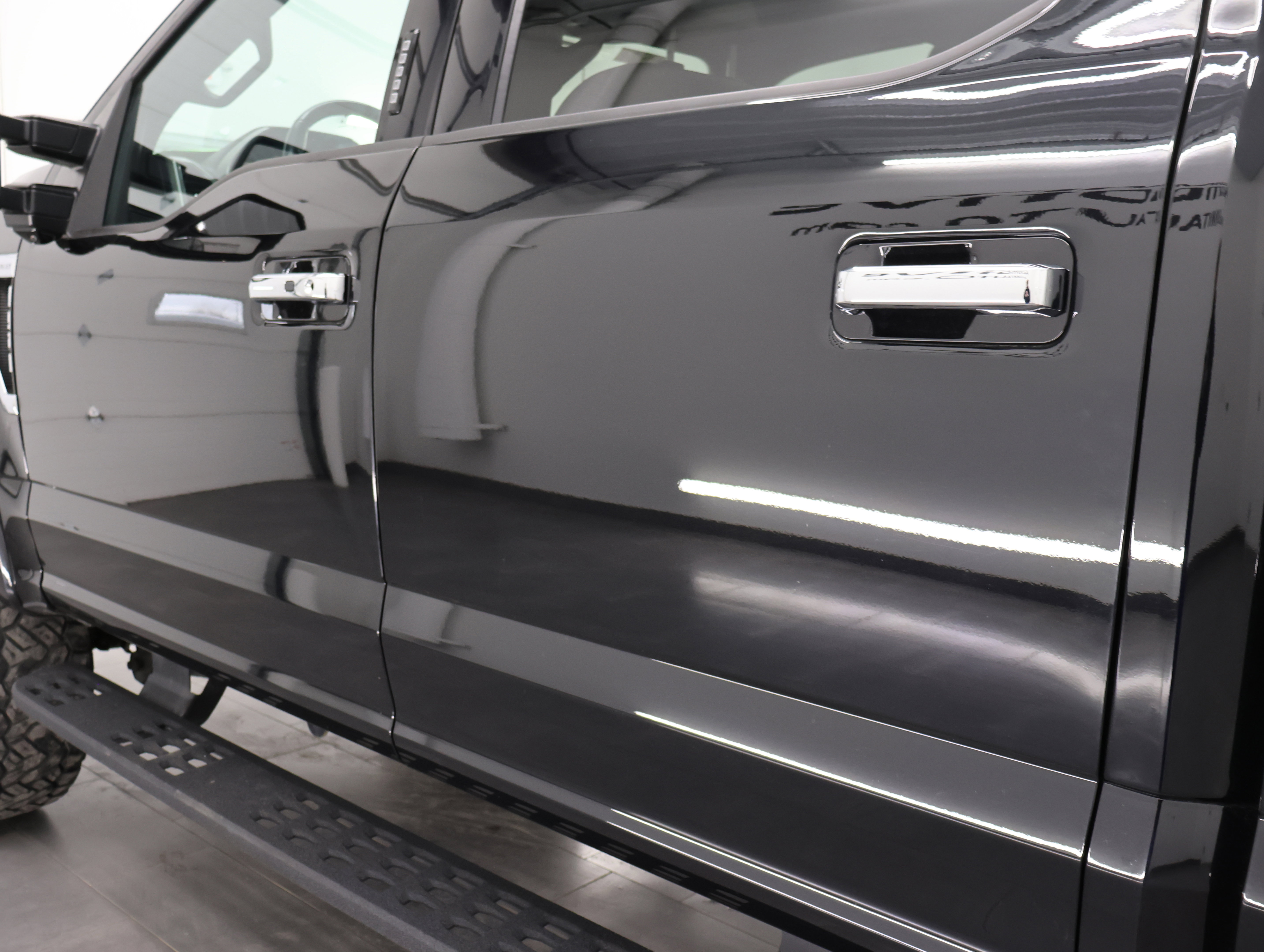 Used 2022 Ford F250 Lariat w/ Tremor Off-Road Package image 39