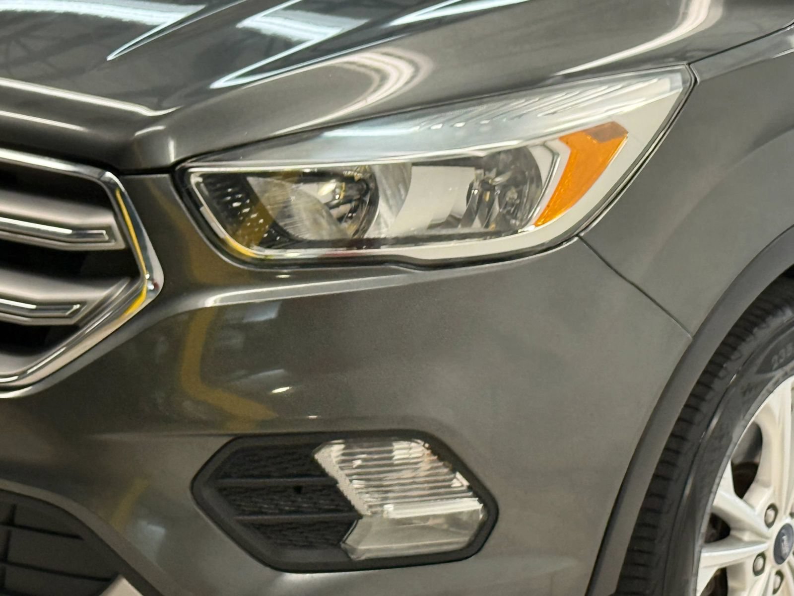 Used 2017 Ford Escape SE AWD/4WD image 4