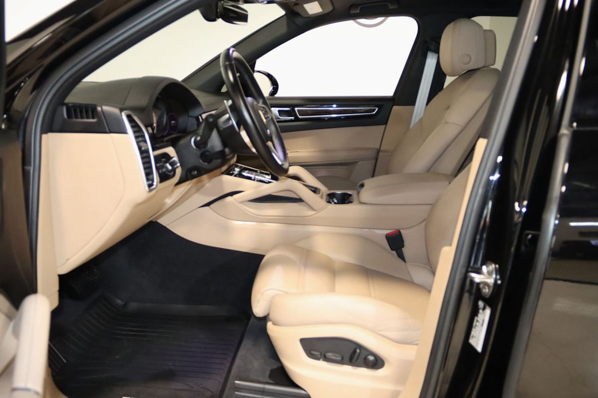 Used 2022 Porsche Cayenne Platinum Edition AWD/4WD image 37