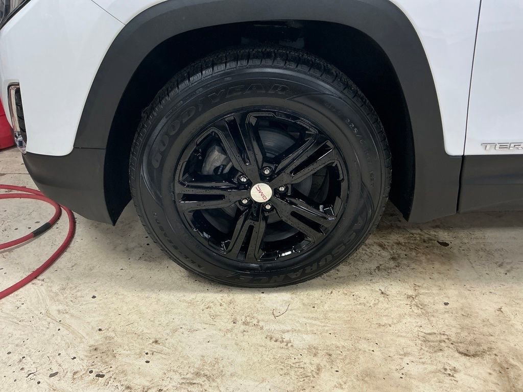 Used 2018 GMC Terrain SLE w/ Driver Convenience Package image 9