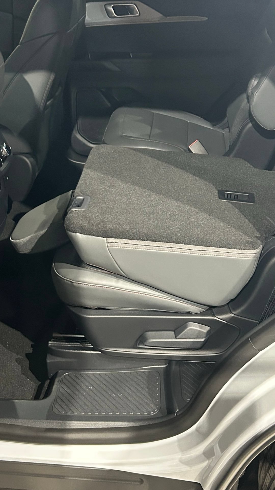 New 2026 Ford Explorer Active w/ Active Comfort Package AWD/4WD image 54