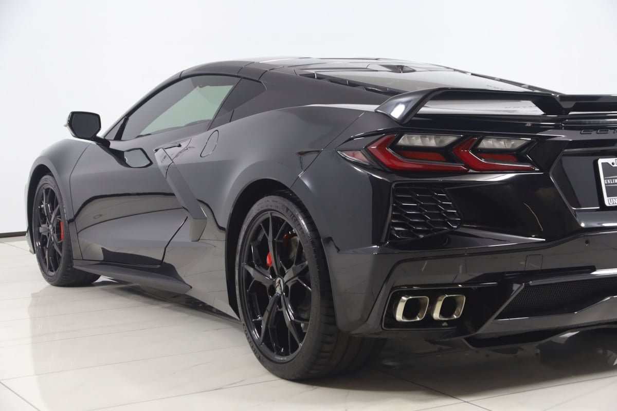 Used 2021 Chevrolet Corvette Stingray Premium Cpe w/ Z51 Performance Package RWD image 33