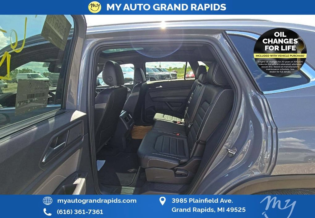 Used 2022 Volkswagen Atlas Cross Sport SEL Premium R-Line AWD/4WD image 3