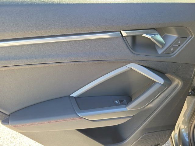 Certified 2025 Audi Q3 2.0T Premium Plus w/ Premium Plus Package image 12