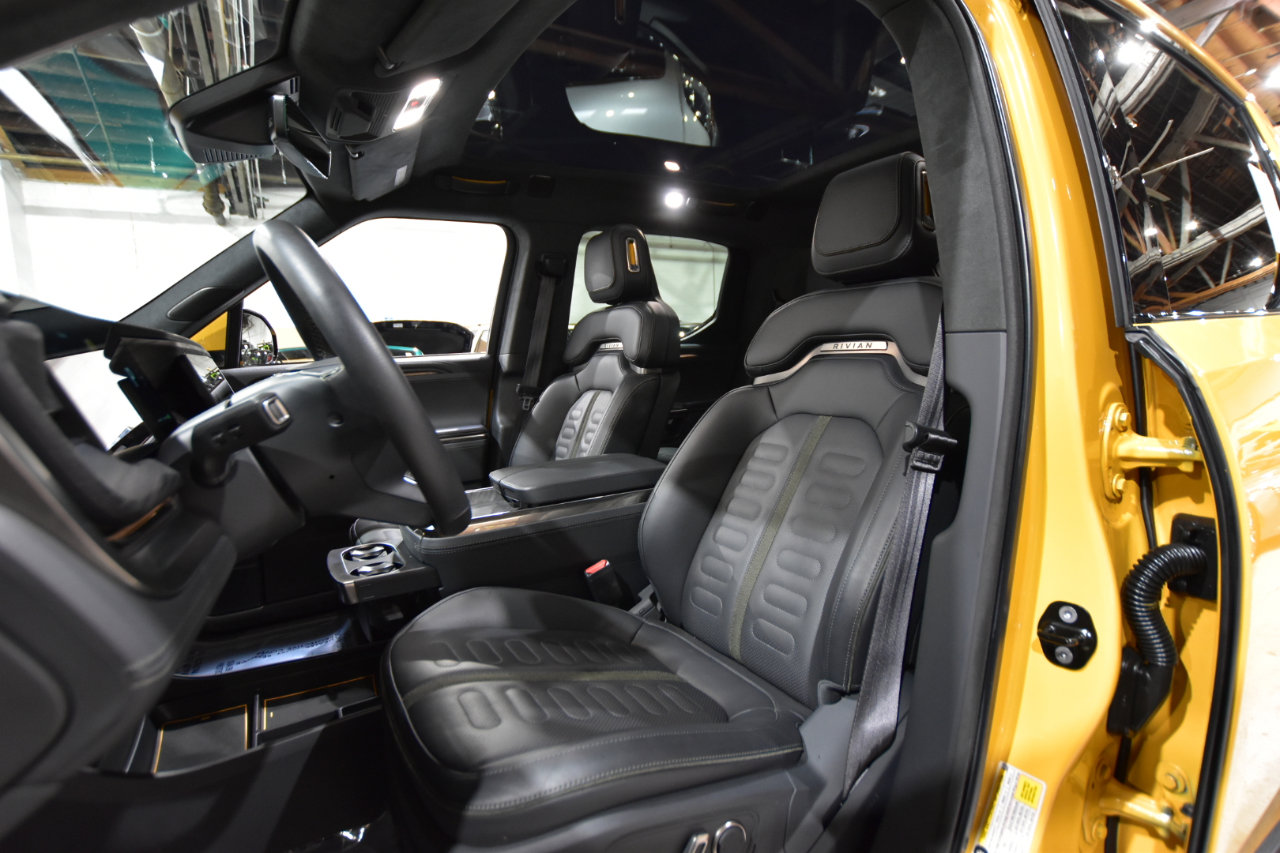 Used 2022 Rivian R1T Adventure image 47