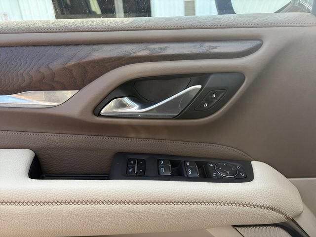 Used 2022 GMC Yukon XL Denali w/ Denali Ultimate Package AWD/4WD image 4