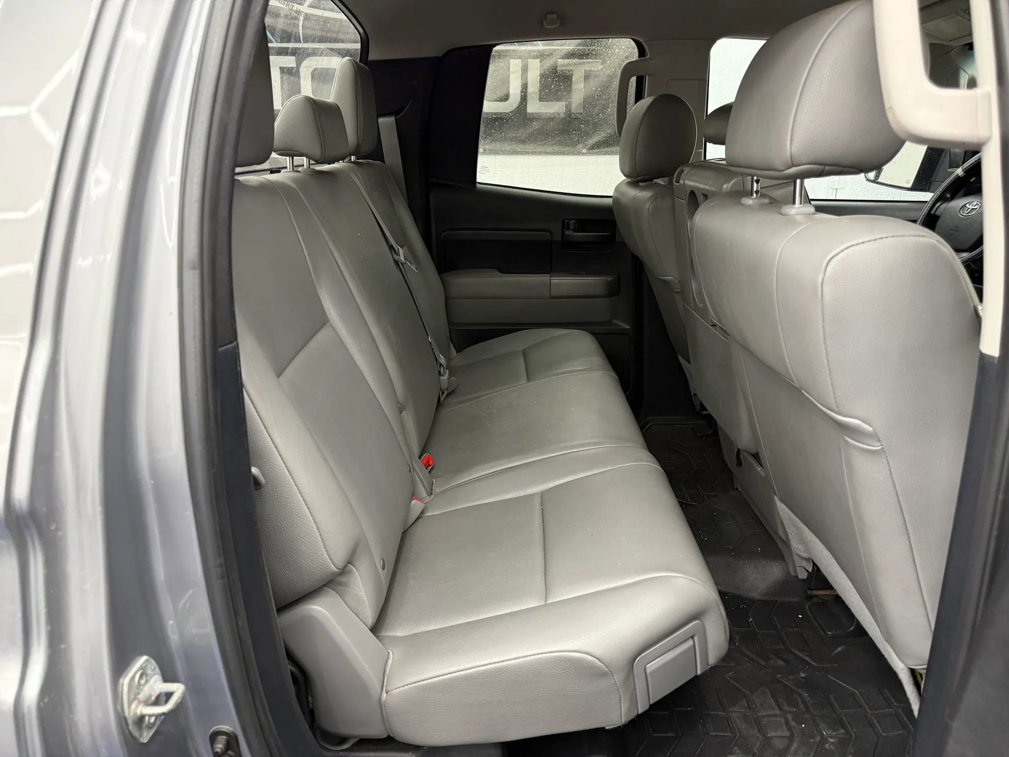 Used 2013 Toyota Tundra 4x4 Double Cab w/ Tow Pkg image 9