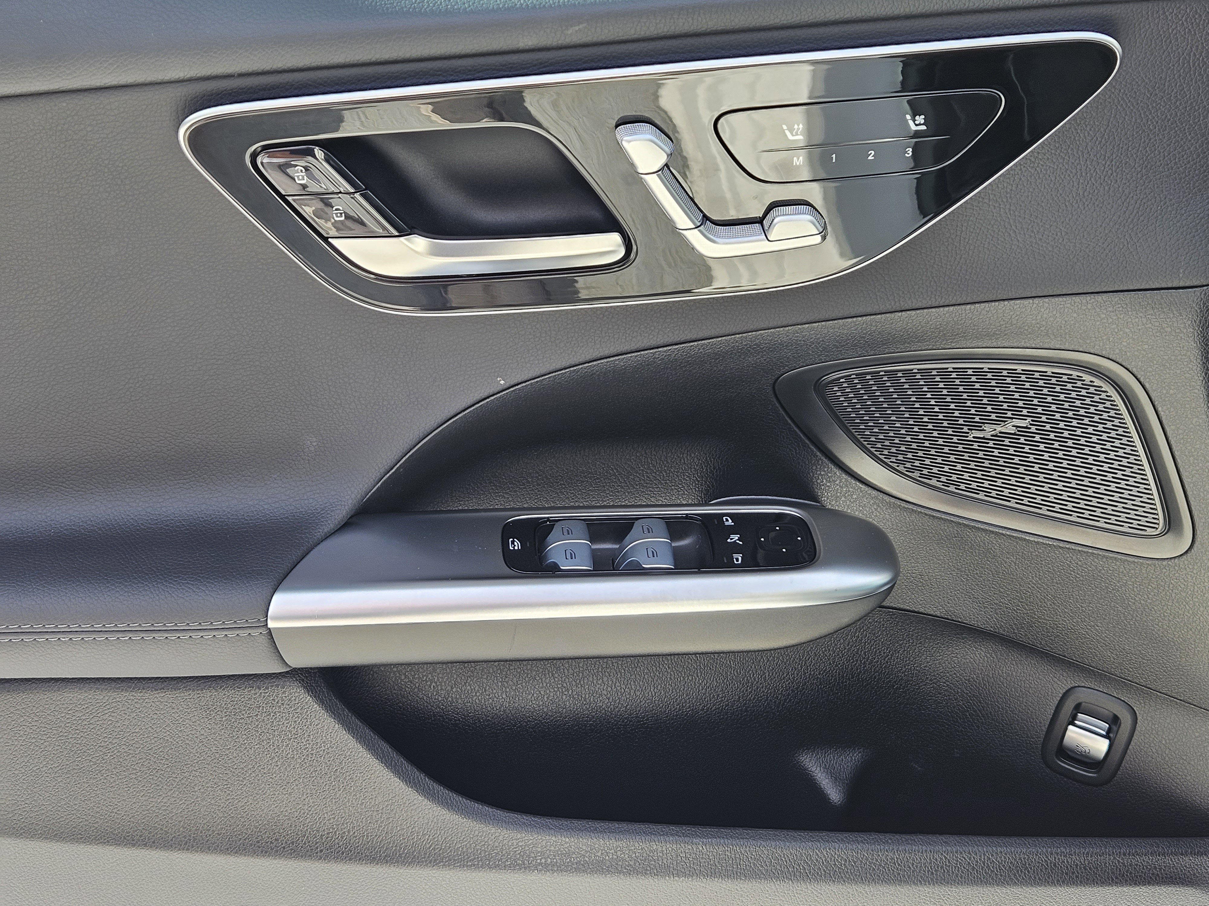 Certified 2025 Mercedes-Benz C 300 Sedan image 24