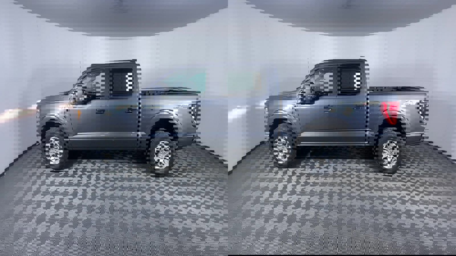 Used 2023 Ford F150 XLT image 5