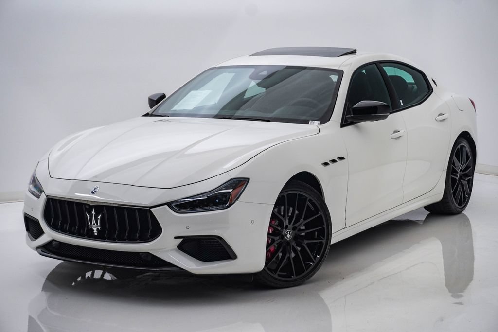 Certified 2024 Maserati Ghibli Modena Q4 AWD/4WD image 3