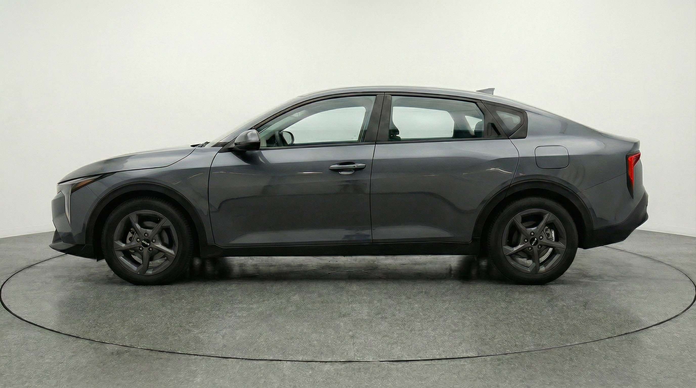 Used 2025 Kia K4 LXS image 5