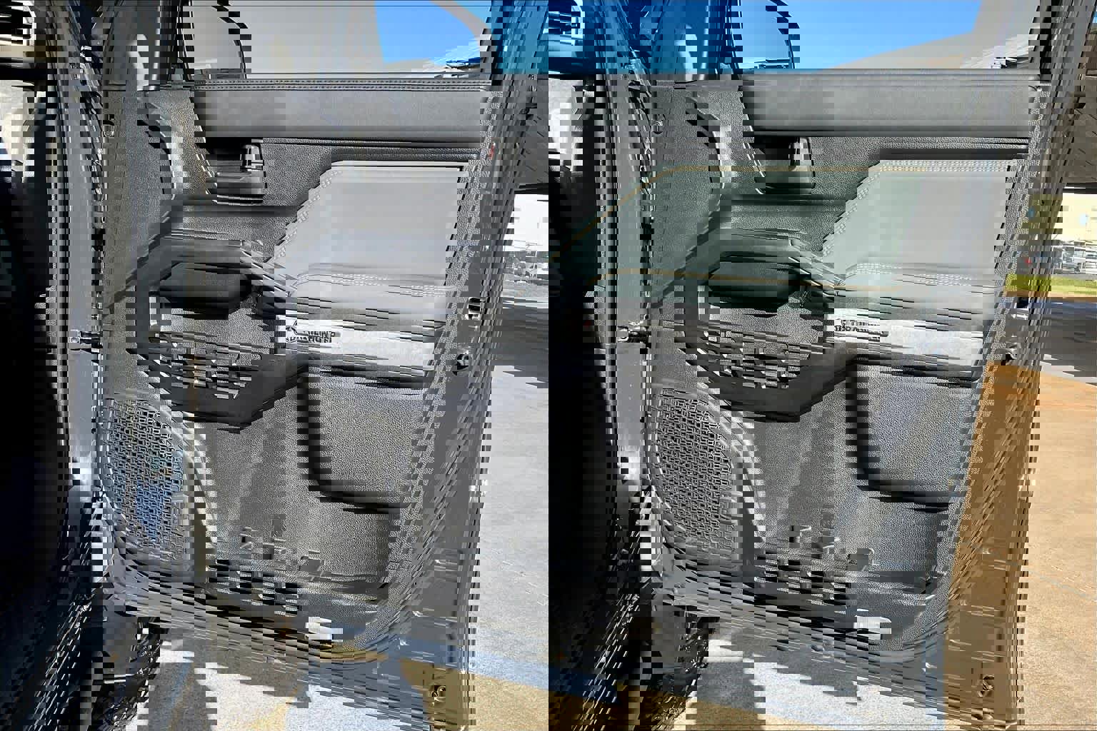 Used 2025 Toyota 4Runner Trailhunter image 25