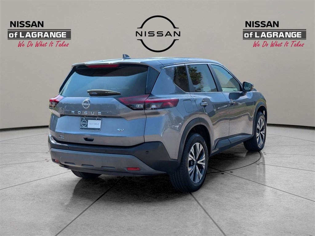 Used 2022 Nissan Rogue SV image 5