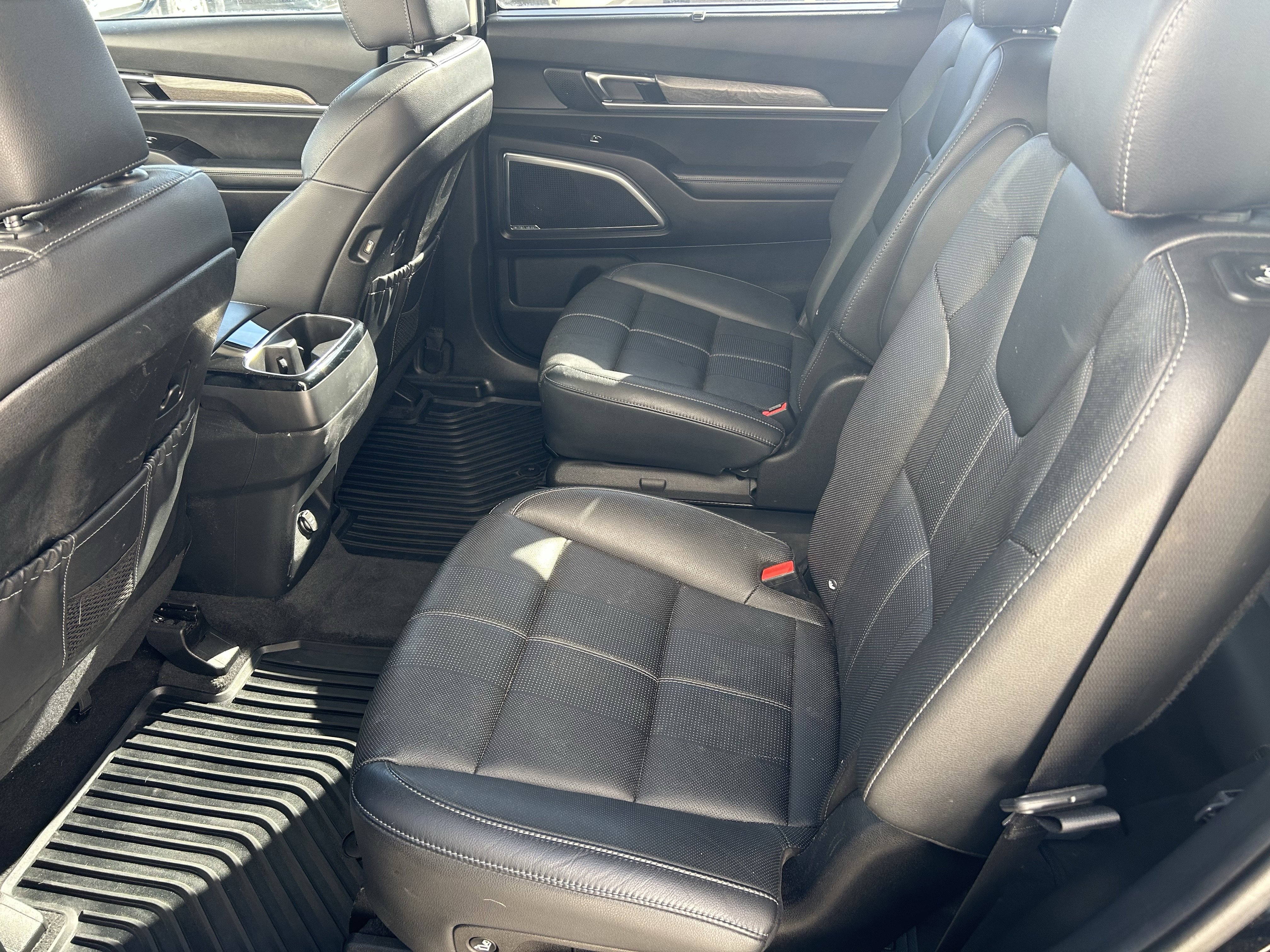 Used 2020 Kia Telluride SX w/ Towing Package AWD/4WD image 19