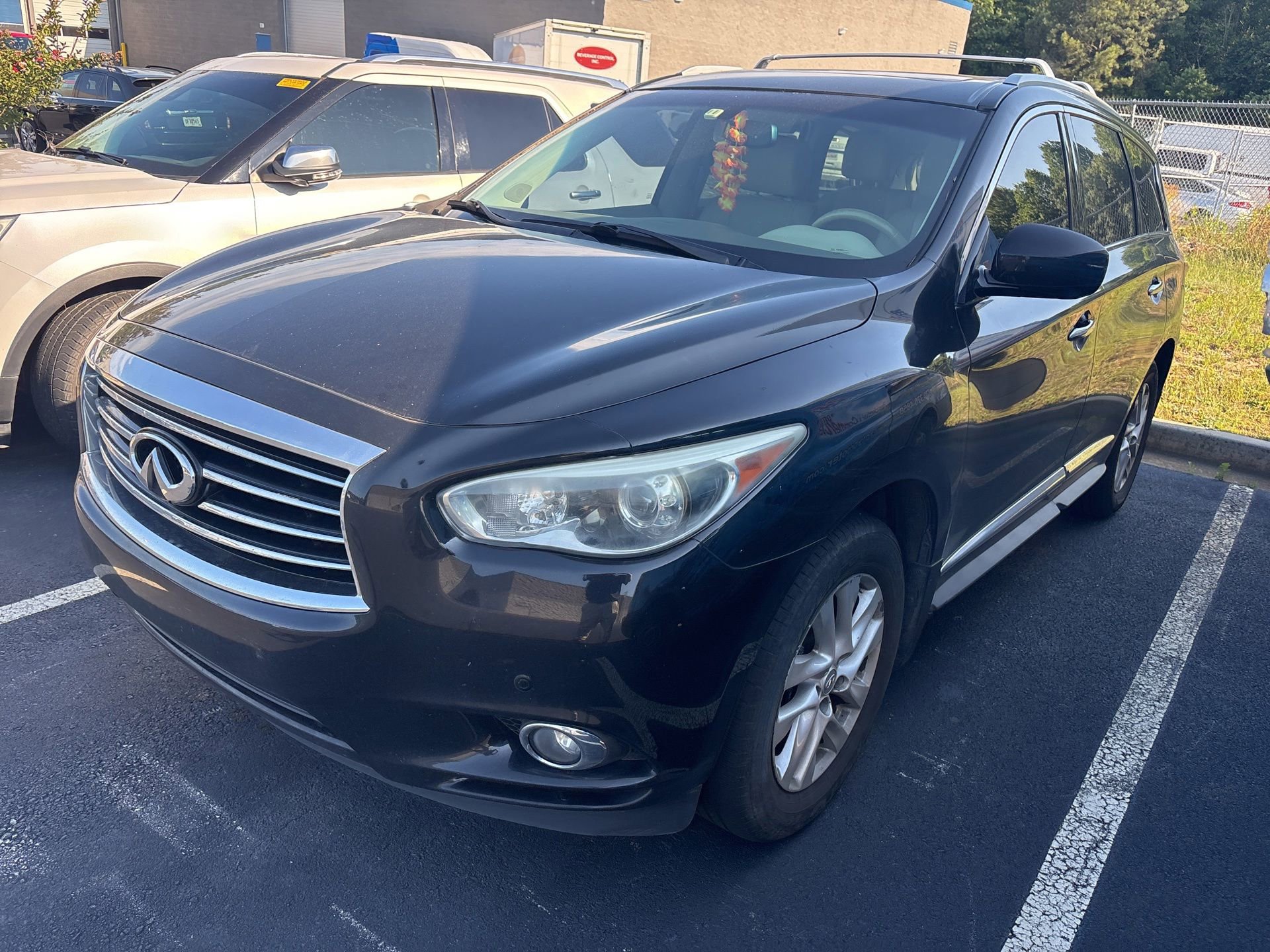 Used 2013 INFINITI JX35 FWD w/ Premium Pkg