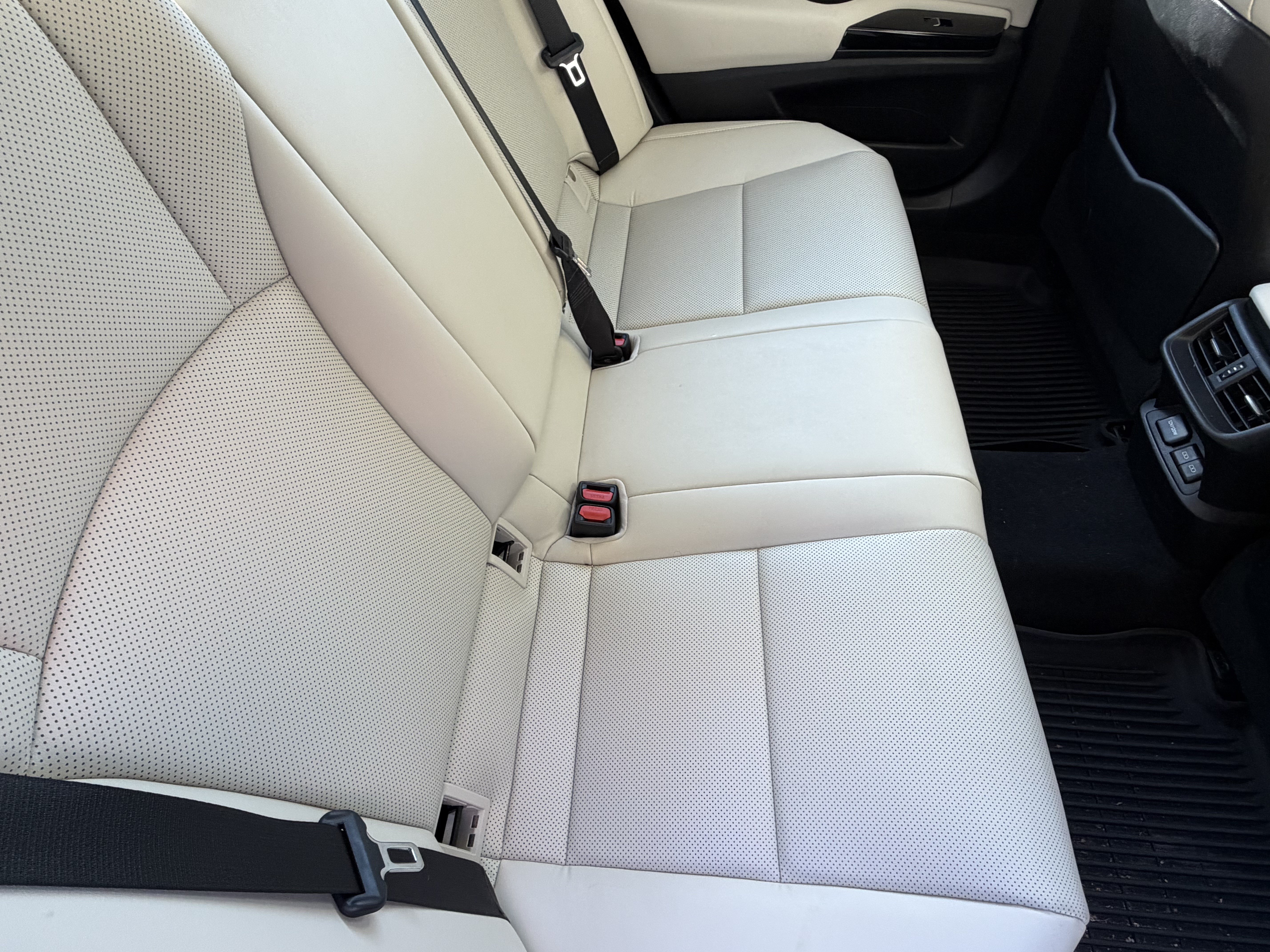 Used 2023 Lexus ES 300h w/ Premium Package FWD image 39